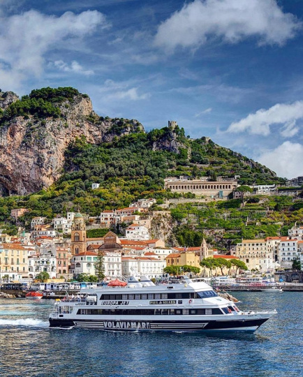 EVERY CONNECTION BY SEA WITH THE COAST AND THE OTHER ISLANDS OF CAMPANIA